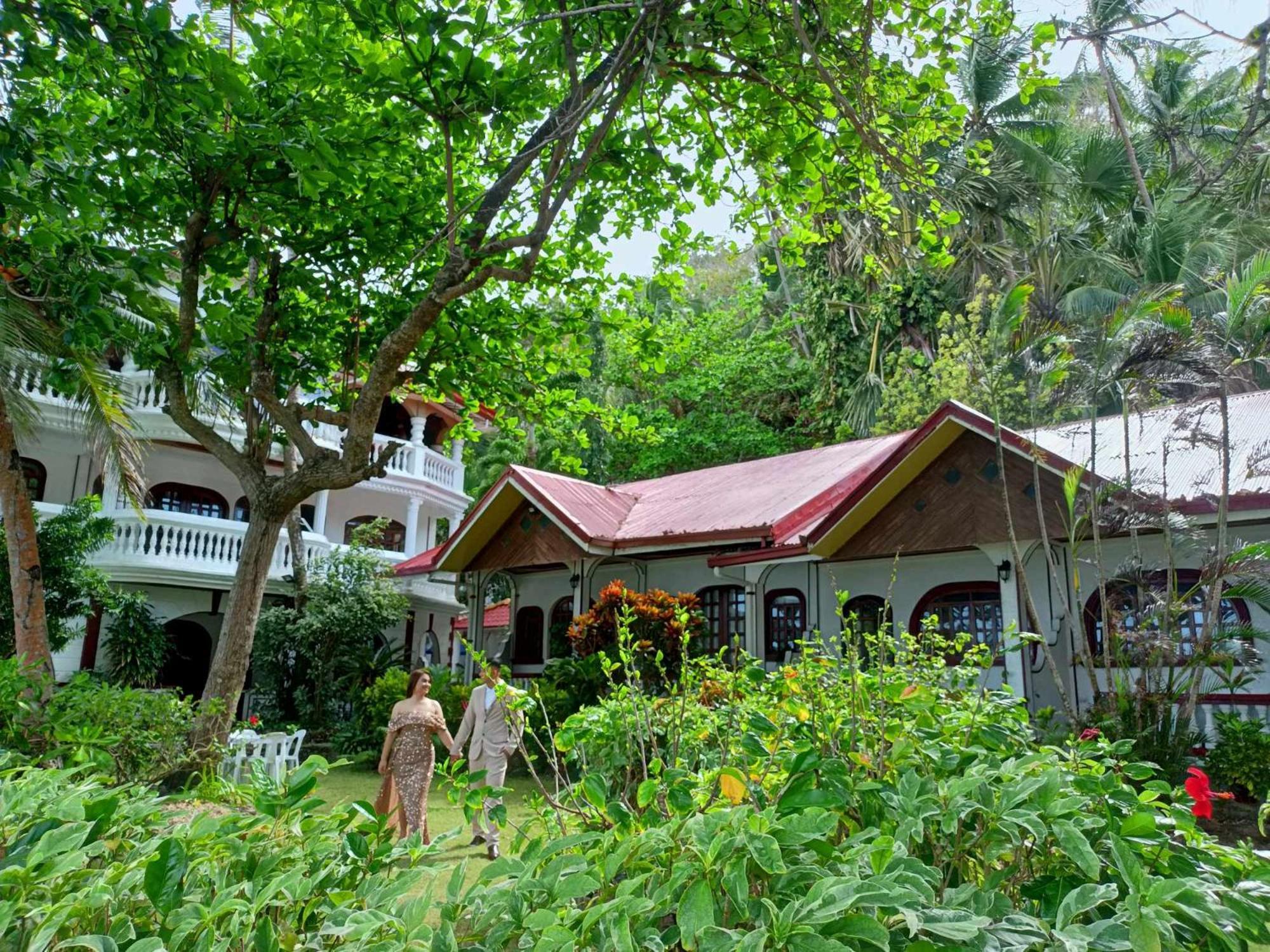 פוארטו גאלרה Blue Crystal Beach Resort מראה חיצוני תמונה