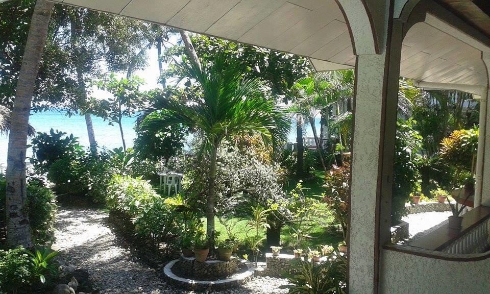 פוארטו גאלרה Blue Crystal Beach Resort מראה חיצוני תמונה