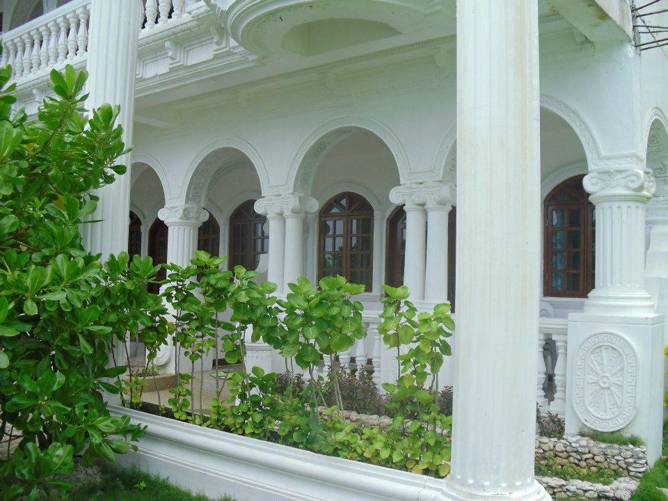 פוארטו גאלרה Blue Crystal Beach Resort מראה חיצוני תמונה