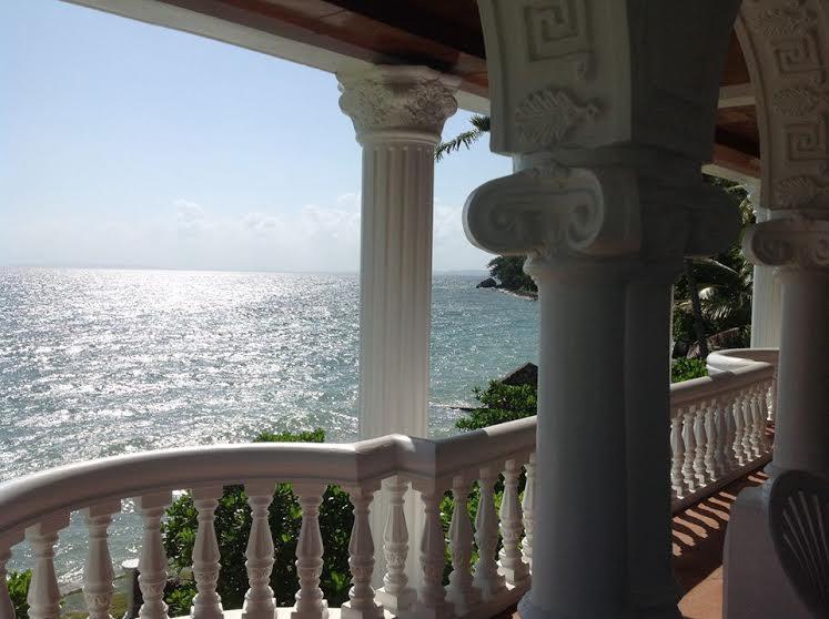 פוארטו גאלרה Blue Crystal Beach Resort מראה חיצוני תמונה