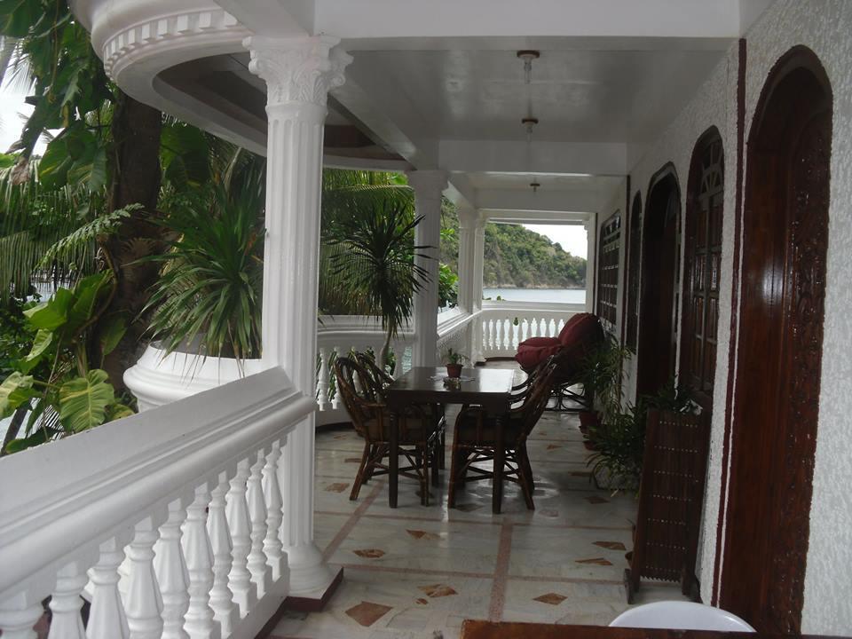 פוארטו גאלרה Blue Crystal Beach Resort מראה חיצוני תמונה