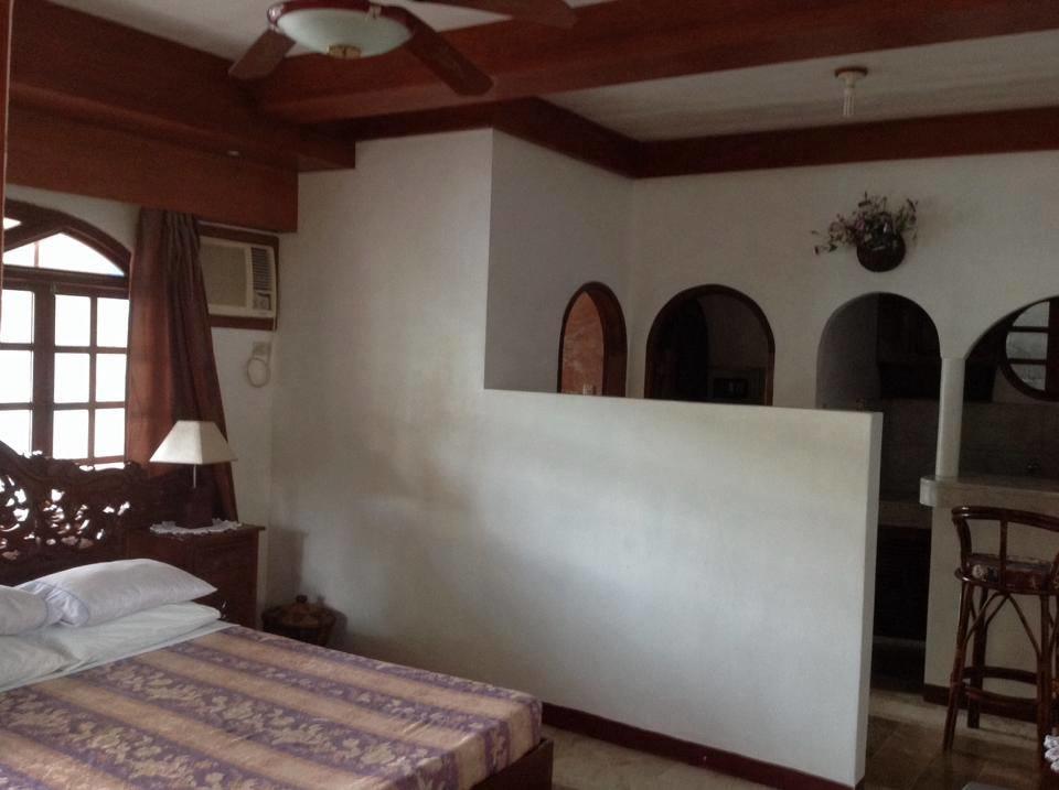 פוארטו גאלרה Blue Crystal Beach Resort מראה חיצוני תמונה
